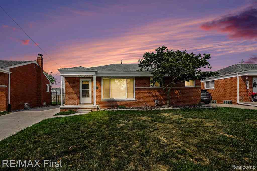 Homes For Sale - 21643 Visnaw Street <br/> Macomb County, Saint Clair Shores, MI 48081