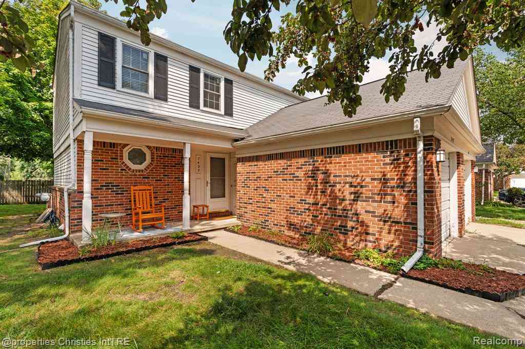 Condo For Sale - 7435 N Kingston Court <br/> Westland, MI 48185