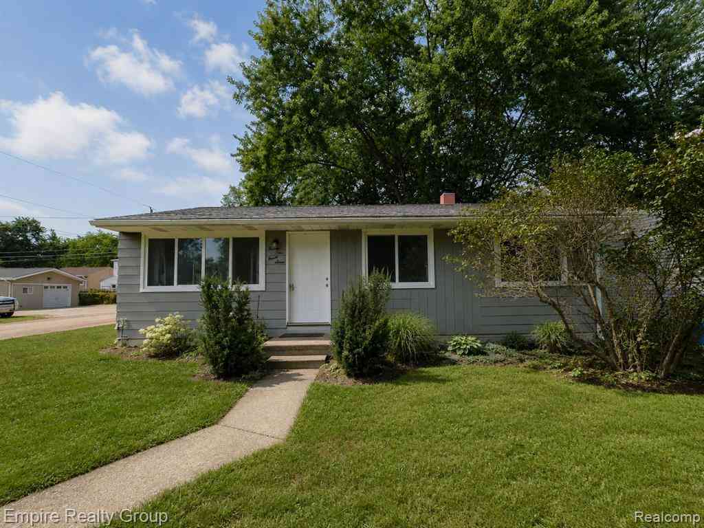 Homes For Sale - 2997 Woodlawn Street <br/> Walled Lake, MI 48390