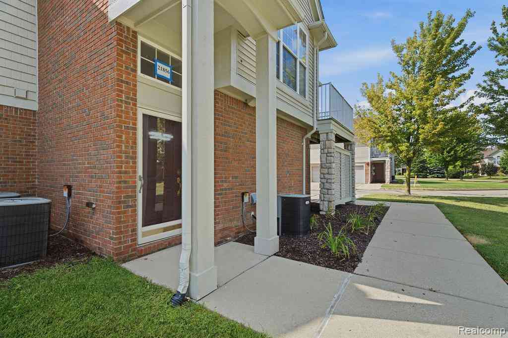 Condo For Rent - 21856 Hartford Way <br/> Macomb, MI 48042