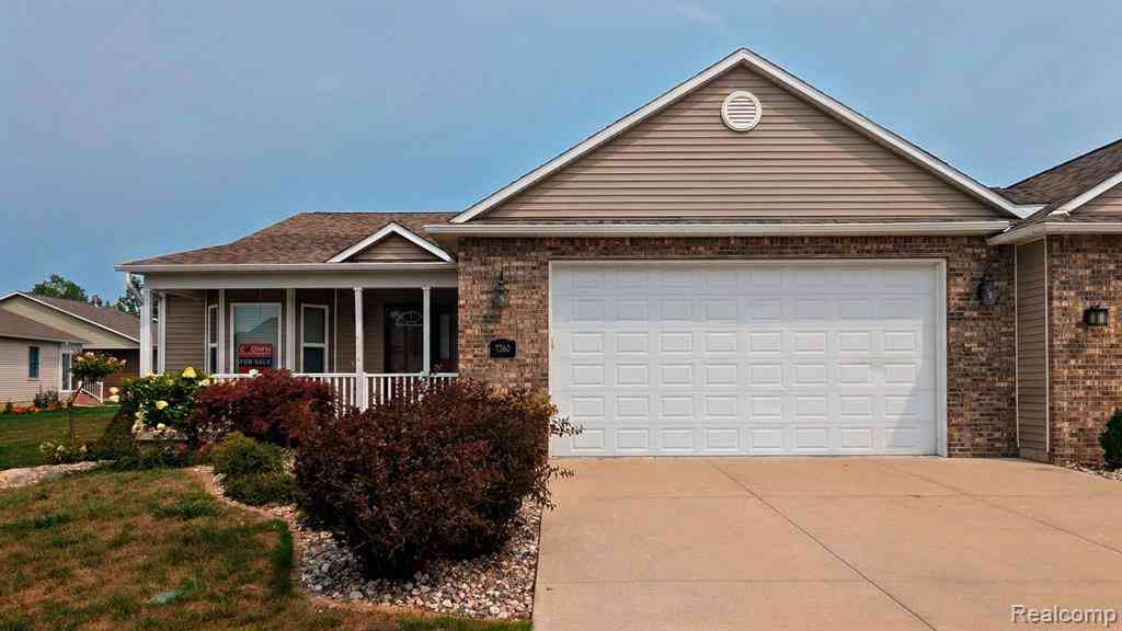 Condo For Sale - 7260 Lindsey Drive <br/> Swartz Creek, MI 48473