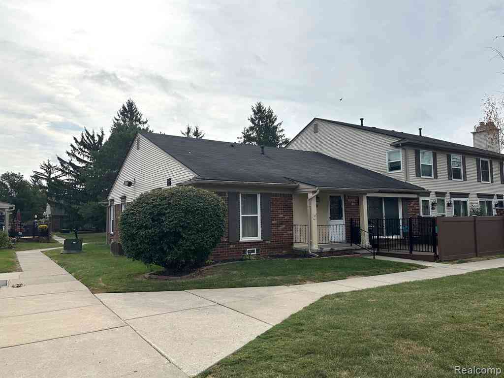 Condo For Sale - 41150 Southwind Drive <br/> Canton, MI 48188