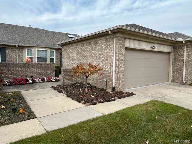 Condo For Rent - 49777 Hidden Valley Drive <br/> Macomb, MI 48044