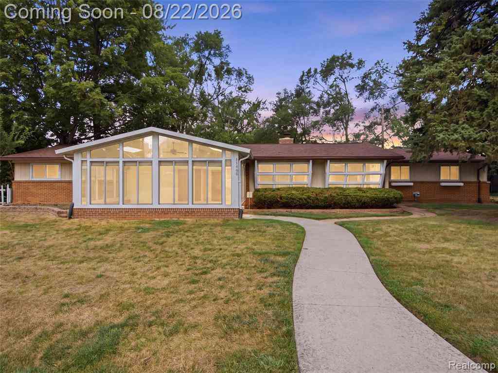 Homes For Sale - 11445 Shilling Drive <br/> Macomb County, Sterling Heights, MI 48314