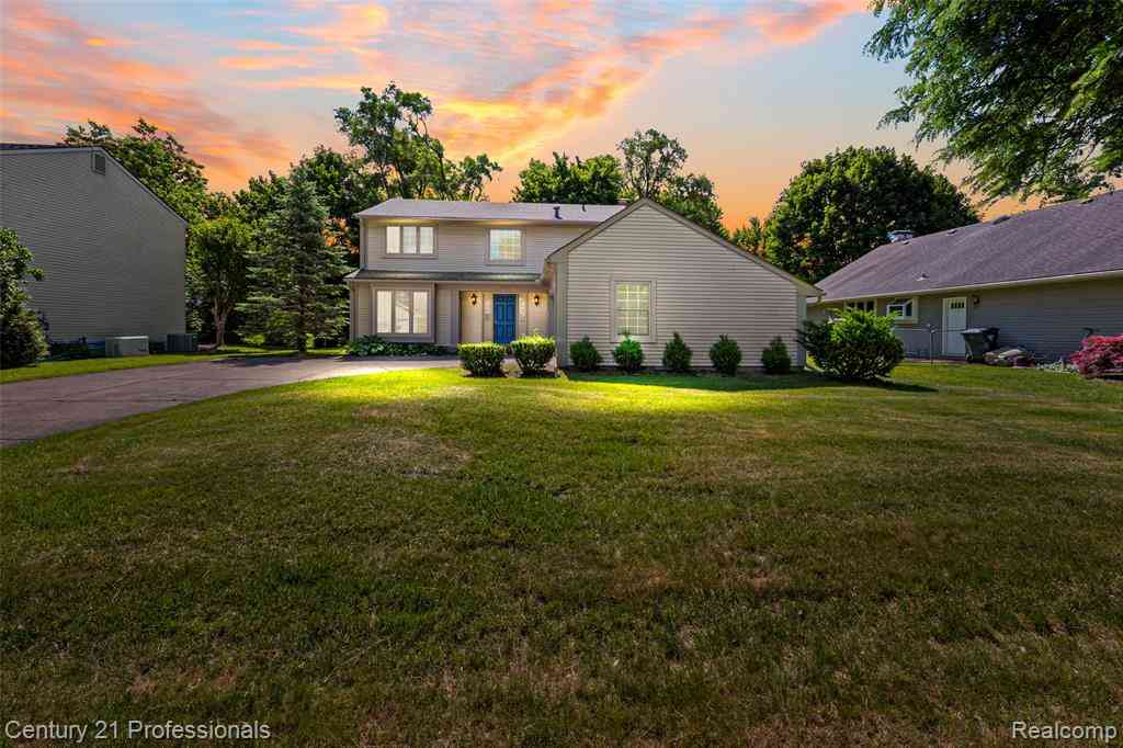 Homes For Sale - 1872 Flemington Drive <br/> Troy, MI 48098
