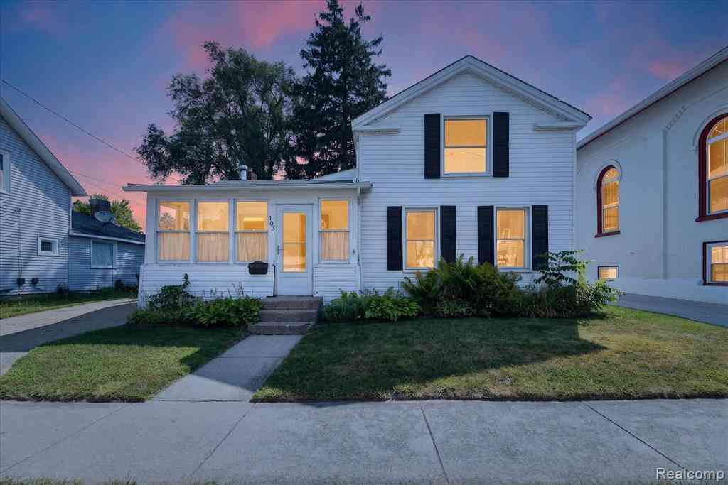 Homes For Sale - 103 Washington Street <br/> Oakland County, Holly, MI 48442