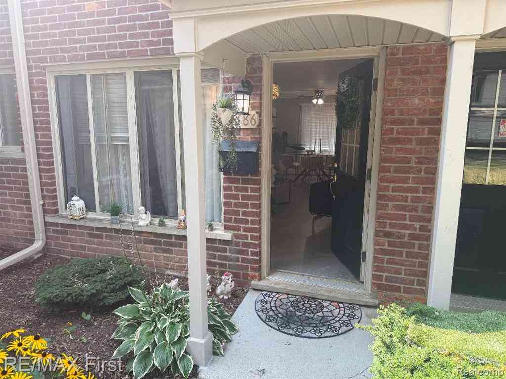 Condo For Sale - 11386 Canal Road <br/> Sterling Heights, MI 48314