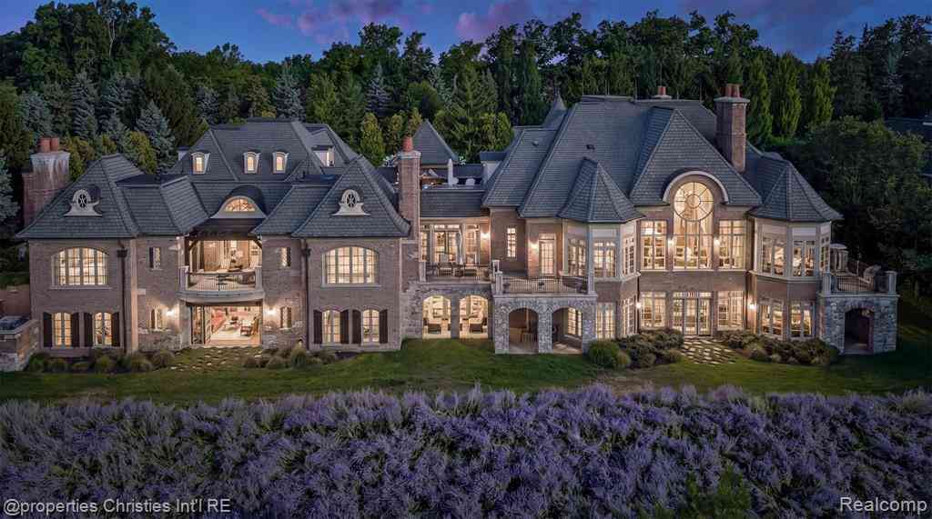 Homes For Sale - 2756 Turtle Bluff Drive <br/> Bloomfield Hills, MI 48302
