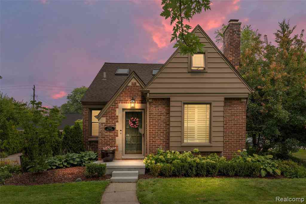 Homes For Sale - 17820 Birwood Avenue <br/> Beverly Hills, MI 48025