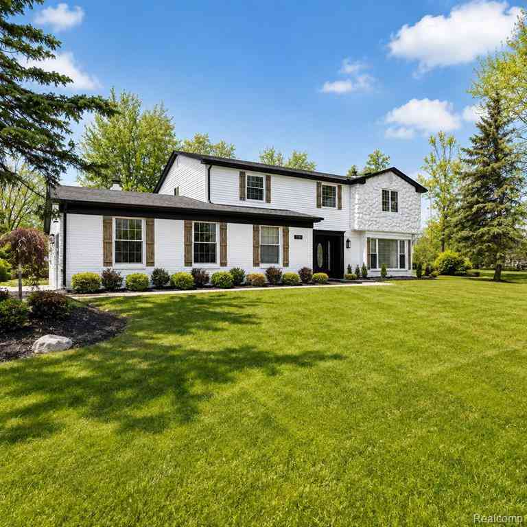 Homes For Sale - 7275 Old Coach Trail <br/> Macomb County, Washington, MI 48094