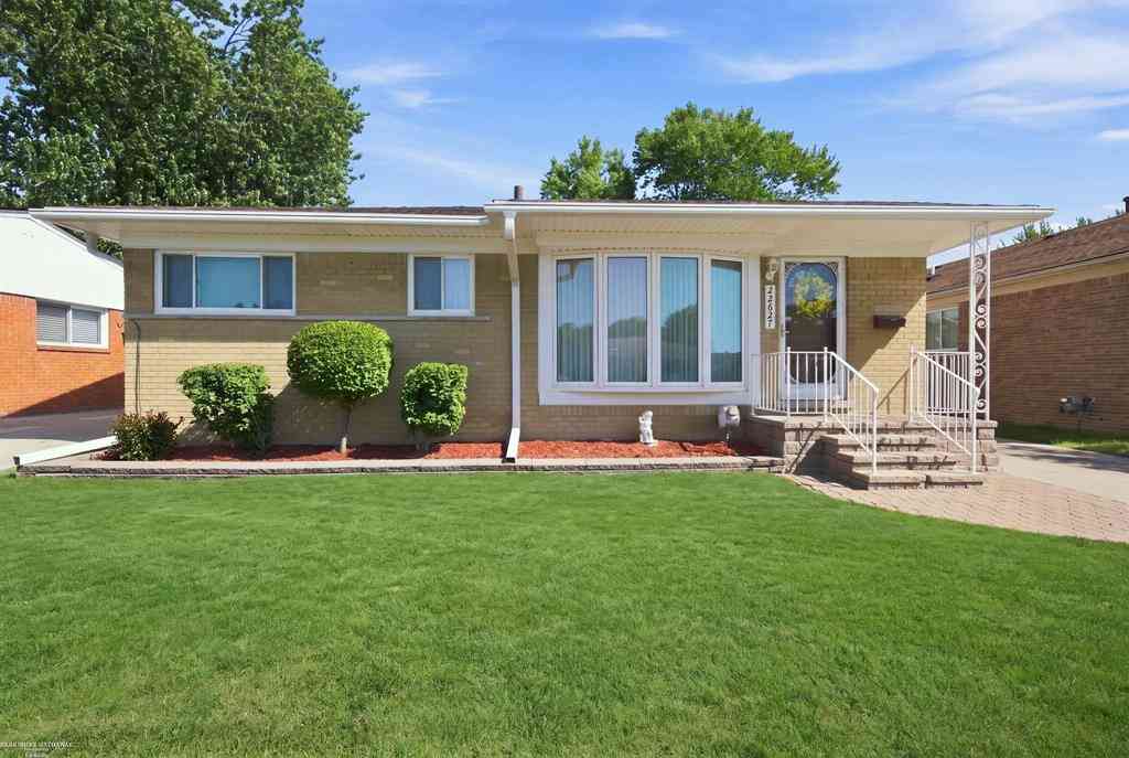 Homes For Sale - 22827 Furton Street <br/> Macomb County, Saint Clair Shores, MI 48082