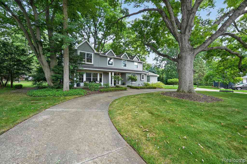 Homes For Sale - 32240 Robinhood Drive <br/> Beverly Hills, MI 48025