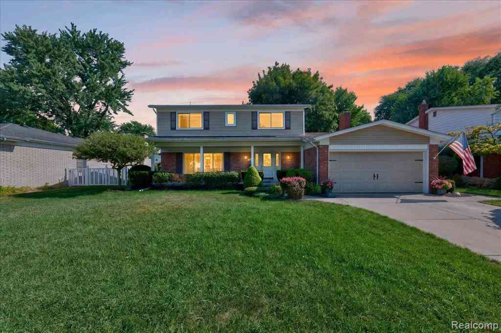 Homes For Sale - 11318 Masonic Boulevard <br/> Macomb County, Warren, MI 48093