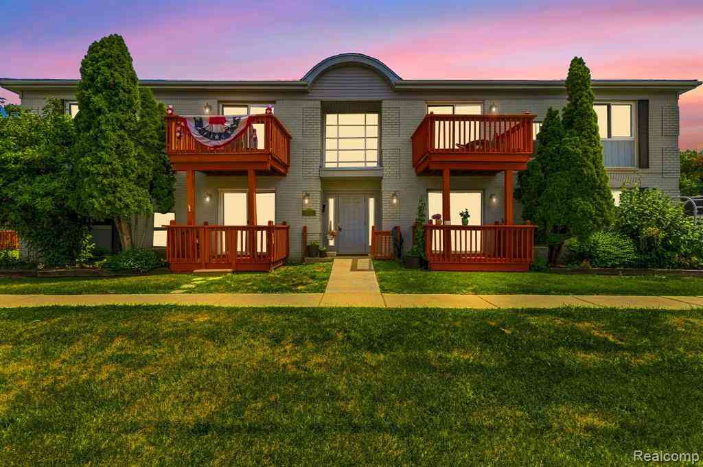 Condo For Sale - 1762 Fort Street  #27<br/> Trenton, MI 48183