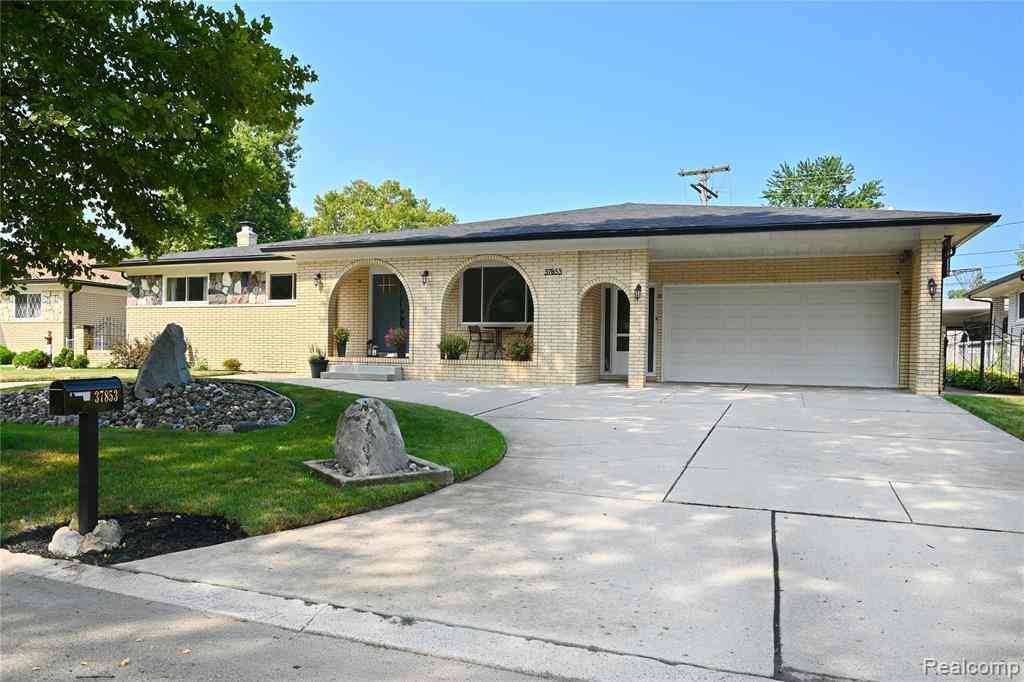 Homes For Sale - 37853 Lola Drive <br/> Macomb County, Sterling Heights, MI 48312