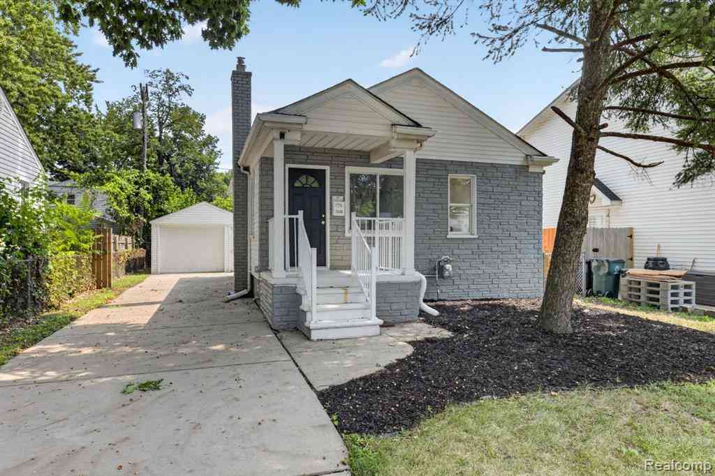 Homes For Sale - 3330 Harris Street <br/> Ferndale, MI 48220