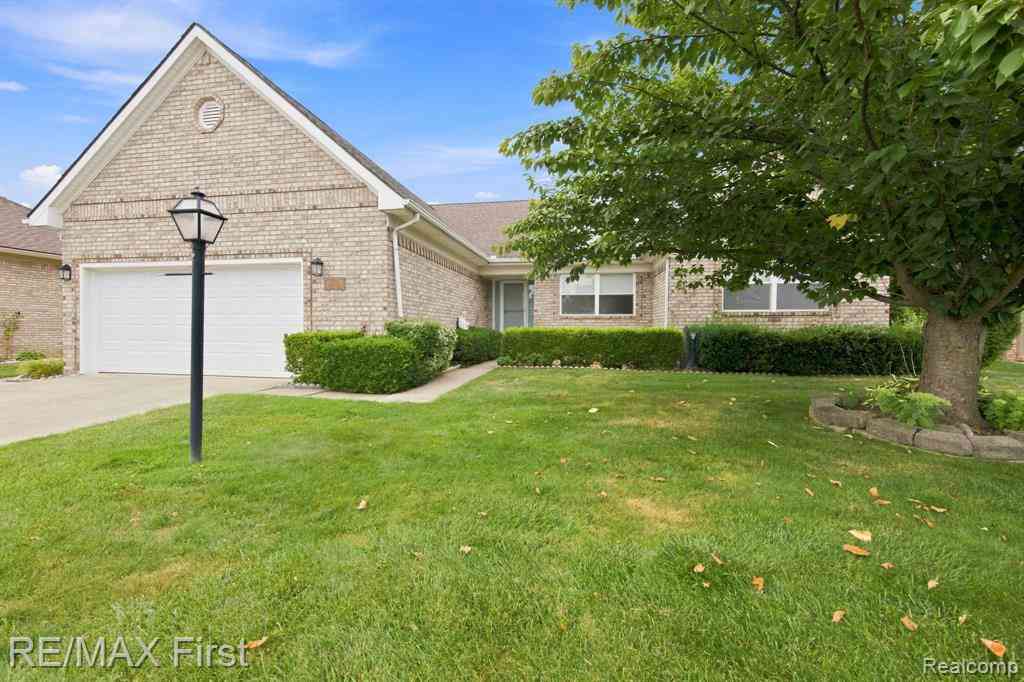 Homes For Sale - 53644 Clarion Drive <br/> Macomb County, Macomb, MI 48042