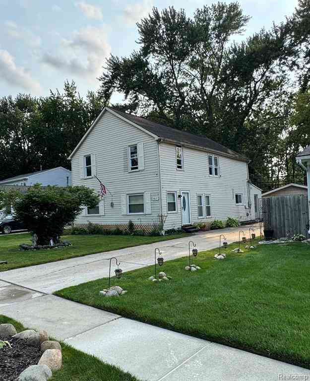 Homes For Sale - 39691 Detroit Street <br/> Macomb County, Harrison Township, MI 48045