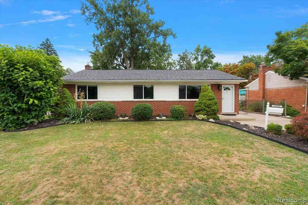 Homes For Sale - 28505 Wentworth Street <br/> Wayne County, Livonia, MI 48154