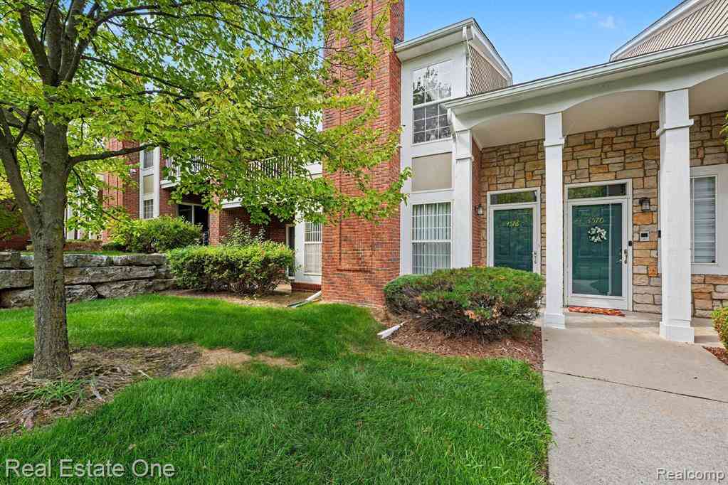 Condo For Sale - 4576 Berkshire Drive <br/> Macomb County, Sterling Heights, MI 48314