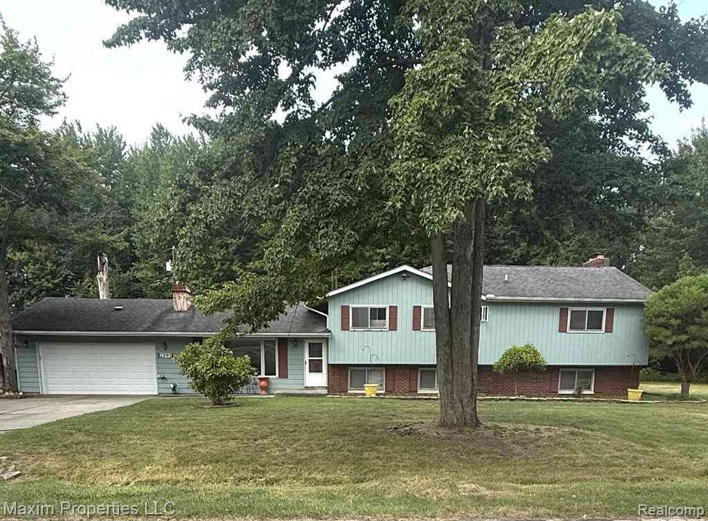 Homes For Sale - 2595 Evergreen Lane <br/> Port Huron, MI 48060