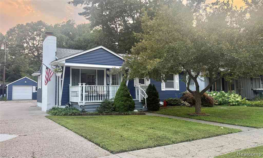 Homes For Sale - 3341 Pine Grove Avenue <br/> Port Huron, MI 48060