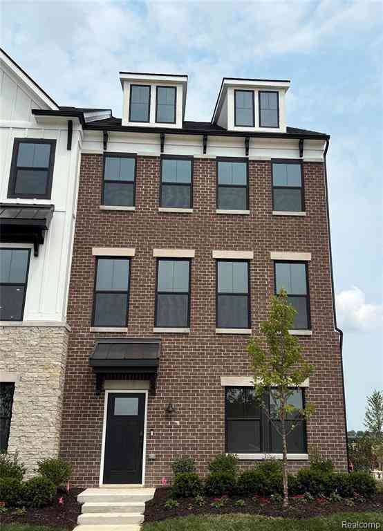 Condo For Sale - 44030 Oakmont Drive <br/> Plymouth, MI 48170