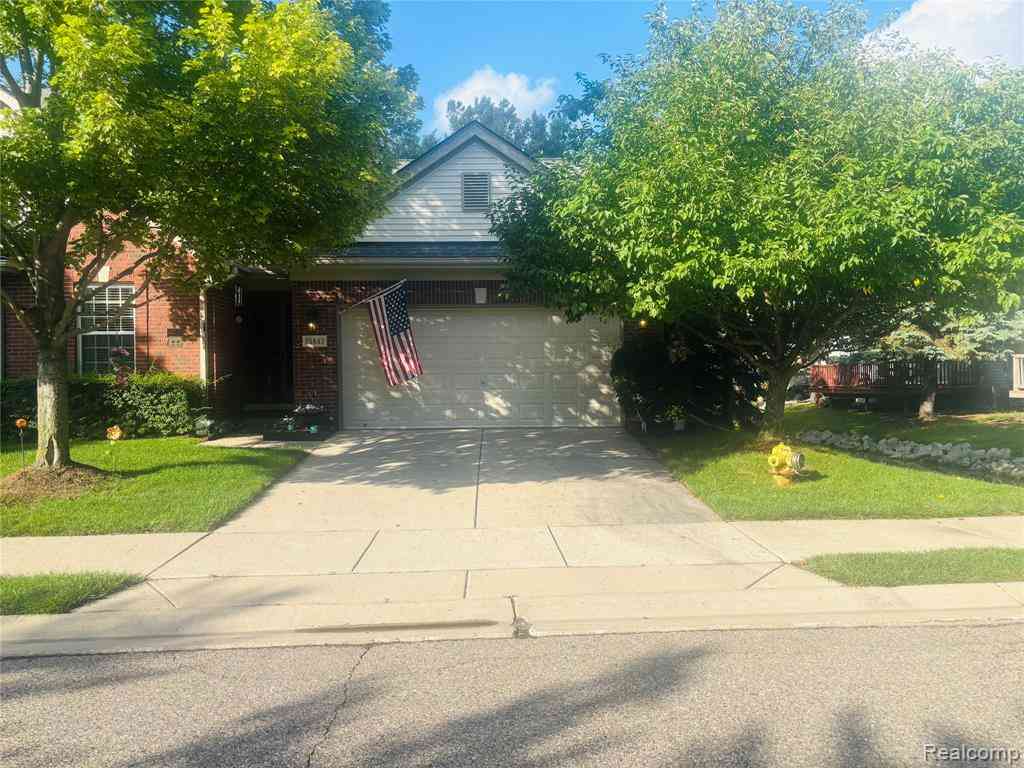 Condo For Sale - 25843 Ashby Drive <br/> Harrison Township, MI 48045
