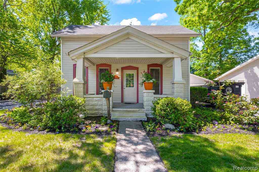 Homes For Sale - 406 E Sherman Street <br/> Holly, MI 48442