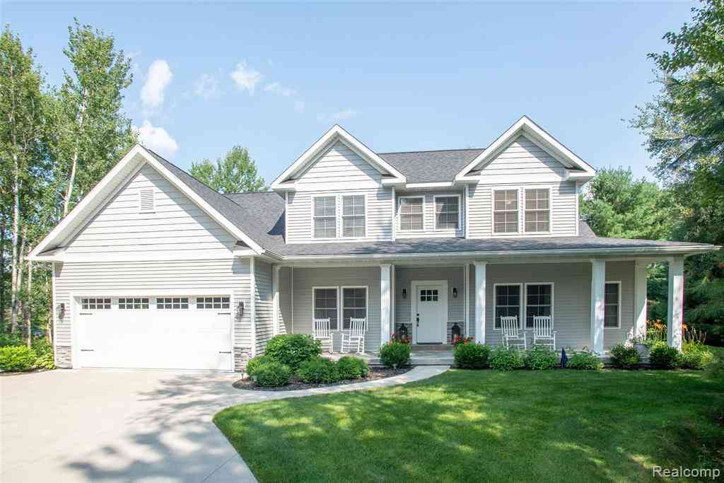 Homes For Sale - 2140 N 5 Mile Road <br/> Midland, MI 48642