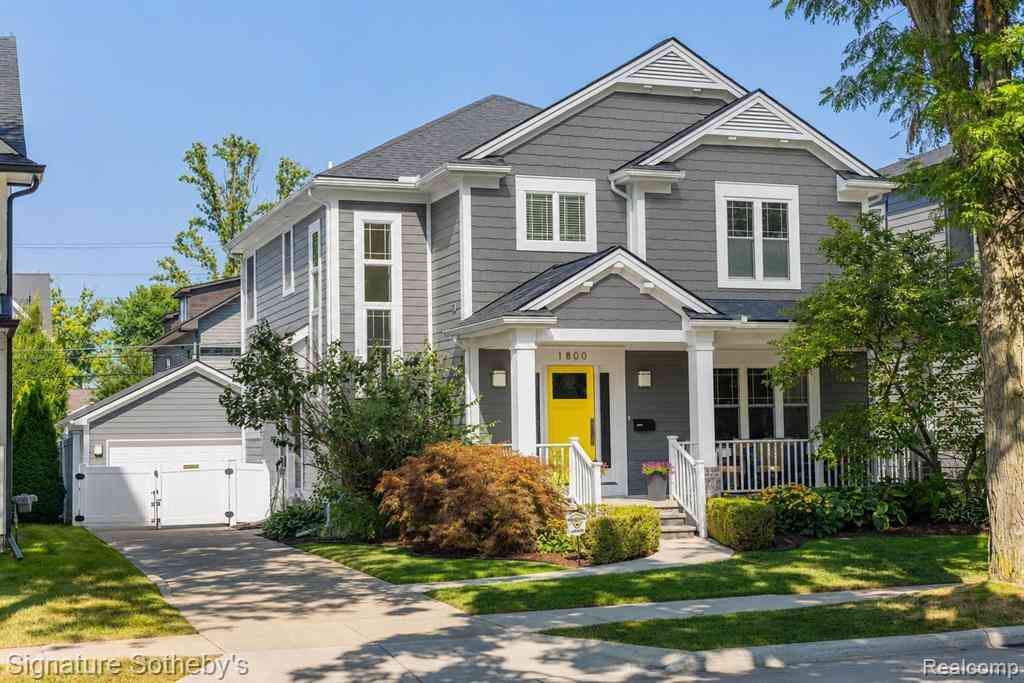 Homes For Sale - 1800 Henrietta Street <br/> Birmingham, MI 48009