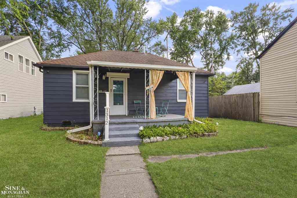 Homes For Sale - 1312 E Harry Avenue <br/> Hazel Park, MI 48030