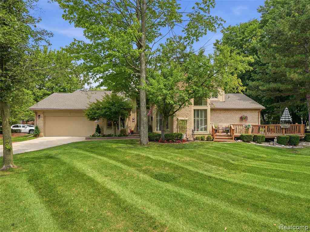 Condo For Sale - 43162 W Kirkwood Drive <br/> Clinton Township, MI 48038