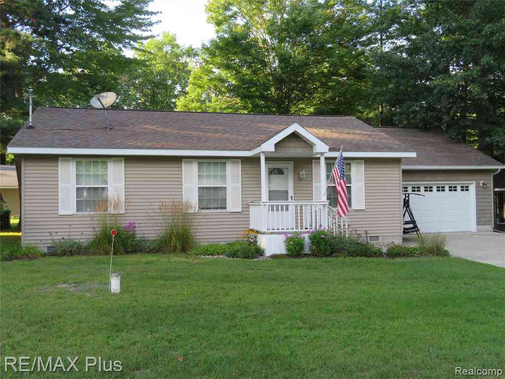Homes For Sale - 10369 W Higgins Lake Drive <br/> Roscommon, MI 48653