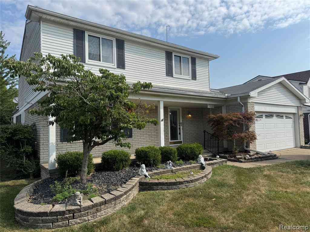 Homes For Sale - 42714 Castle Drive <br/> Wayne County, Canton, MI 48188