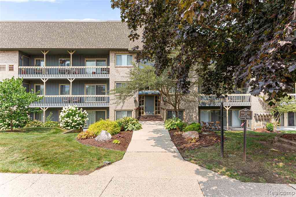 Condo For Sale - 2926 Mount Hope Road  #31<br/> Ingham County, Okemos, MI 48864