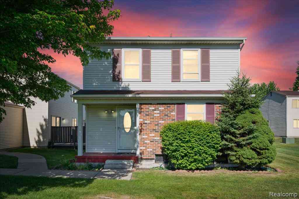 Condo For Sale - 2824 Roundtree Drive <br/> Oakland County, Troy, MI 48083