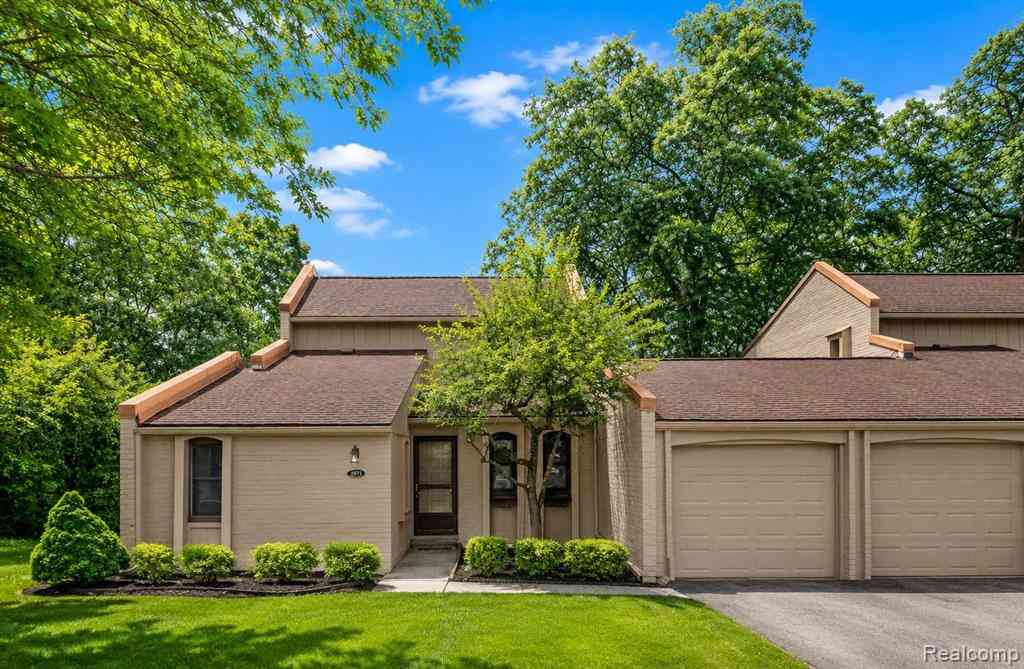 Condo For Rent - 2971 Moon Lake Drive <br/> West Bloomfield, MI 48323