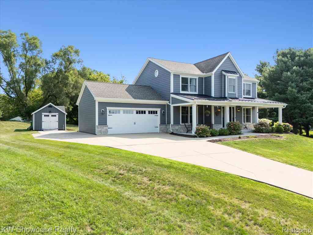 Homes For Sale - 8857 Meadow Farm Drive <br/> Brighton, MI 48116