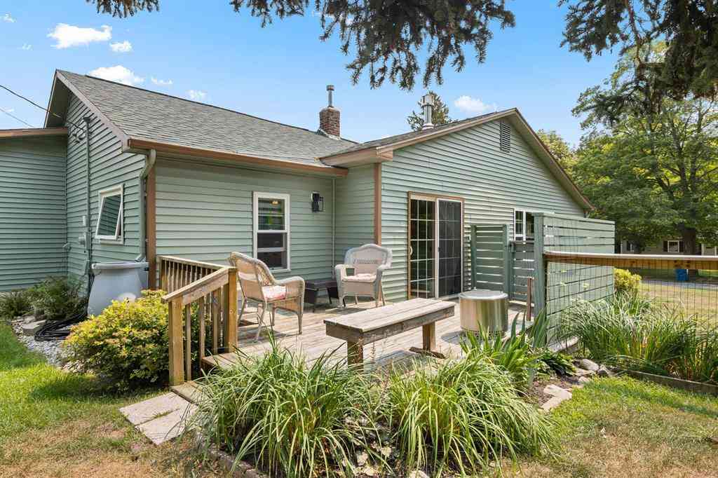 Homes For Sale - 915 Elm Street <br/> Frankfort, MI 49635