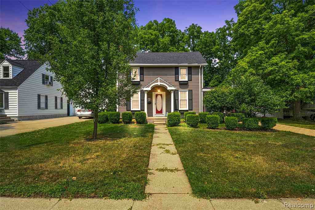 Homes For Sale - 915 Main Street <br/> Fenton, MI 48430