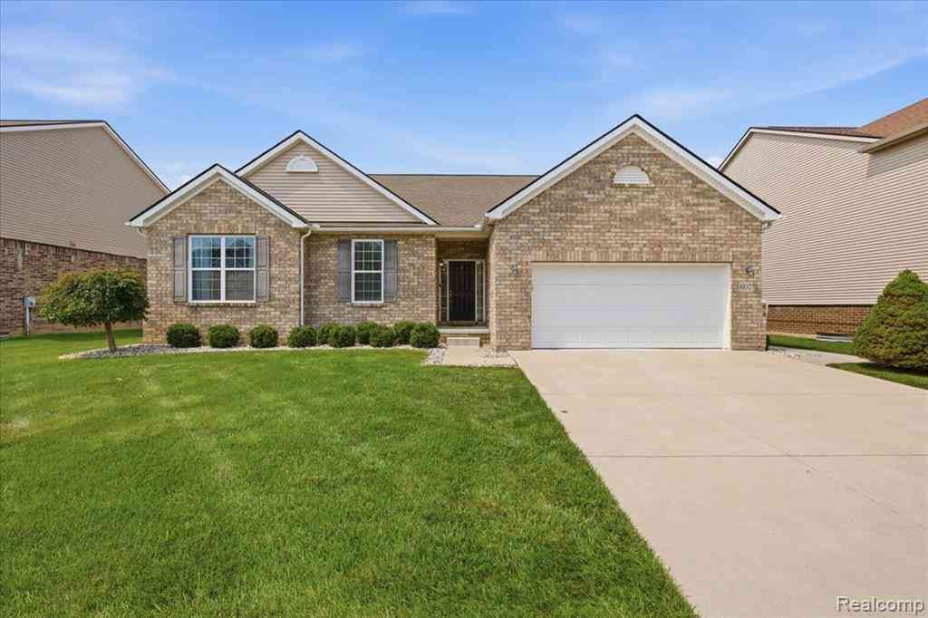 Homes For Sale - 48327 Long Leaf Drive <br/> Macomb County, Macomb, MI 48044