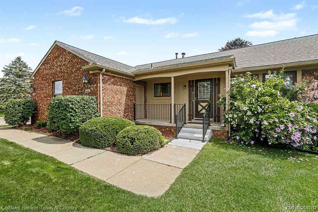Condo For Sale - 12460 Cambridge Boulevard <br/> South Lyon, MI 48178
