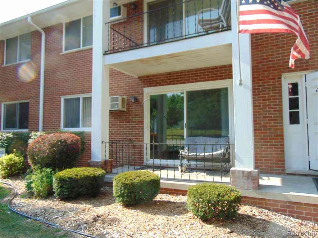Condo For Sale - 120 Weston Street <br/> Imlay City, MI 48444