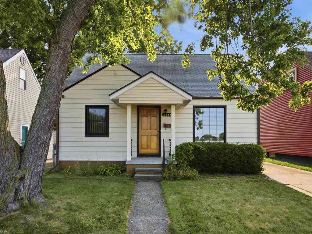 Homes For Sale - 29850 John J Street <br/> Macomb County, Roseville, MI 48066
