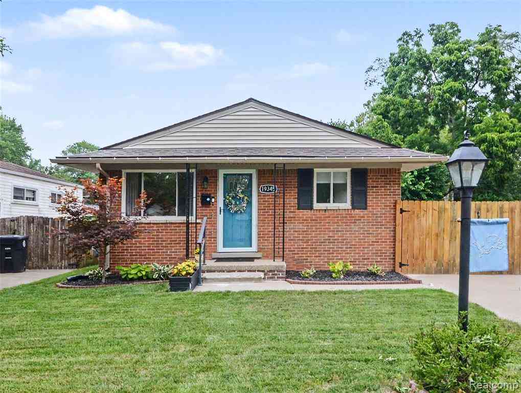 Homes For Sale - 19345 Antago Street <br/> Wayne County, Livonia, MI 48152