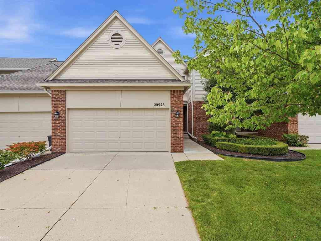 Condo For Sale - 20926 Sleepy Hollow Drive <br/> Macomb, MI 48044