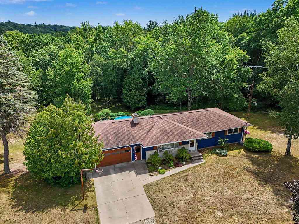 Homes For Sale - 351 E Fruitvale Road <br/> Montague, MI 49437