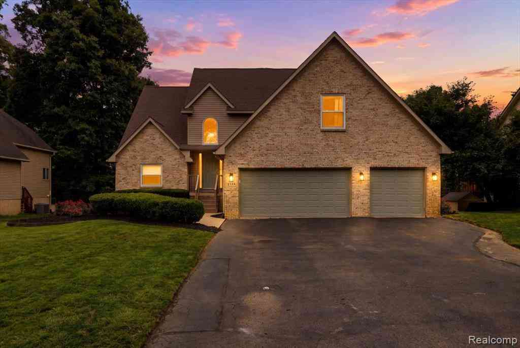 Homes For Sale - 1393 Remsing Street <br/> Hartland, MI 48353