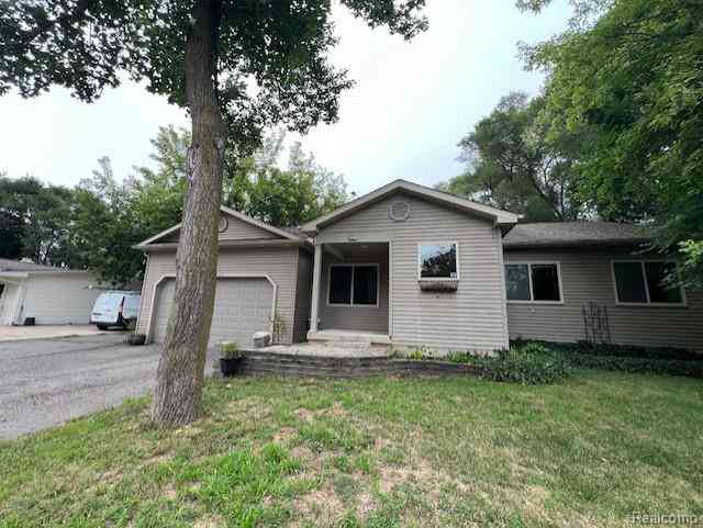Homes For Sale - 6367 Stephen  <br/> Brighton, MI 48116